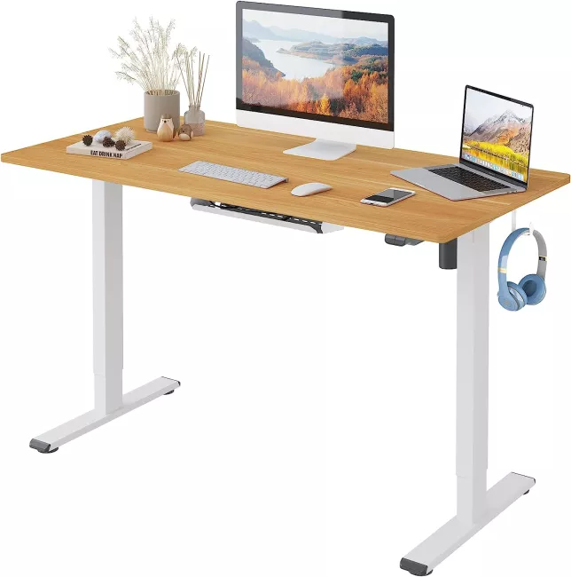 Un bureau assis debout simple et de très bonne qualité